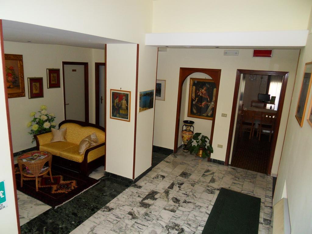 Hotel Astoria ポンペイ エクステリア 写真